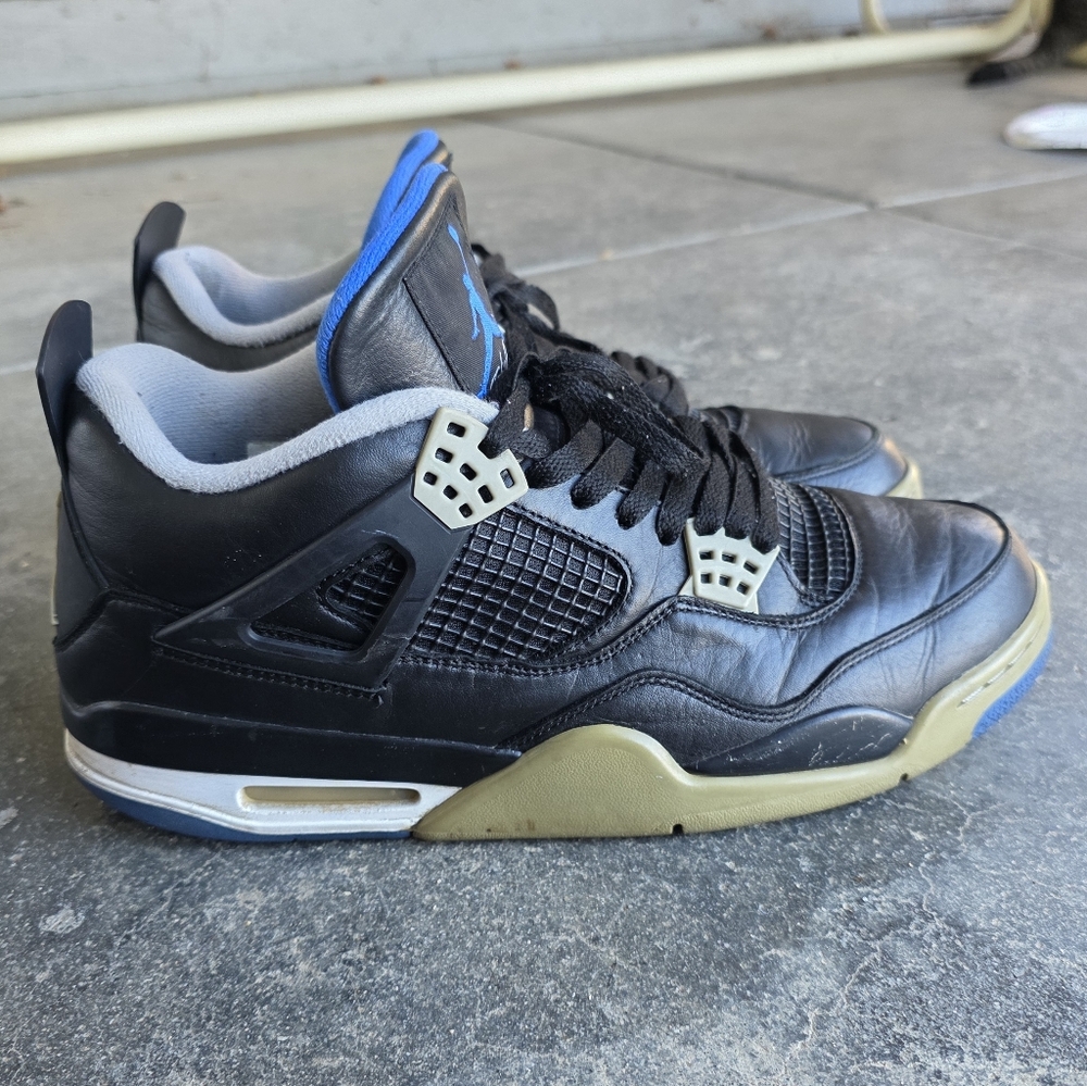 Air Jordan 4 Motorsports Alternate